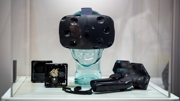 This box housed HTC Vive and SteamVR controllers at GDC in March, 2015 HTC Vive, Lighthouse beacons and SteamVR controllers in a box